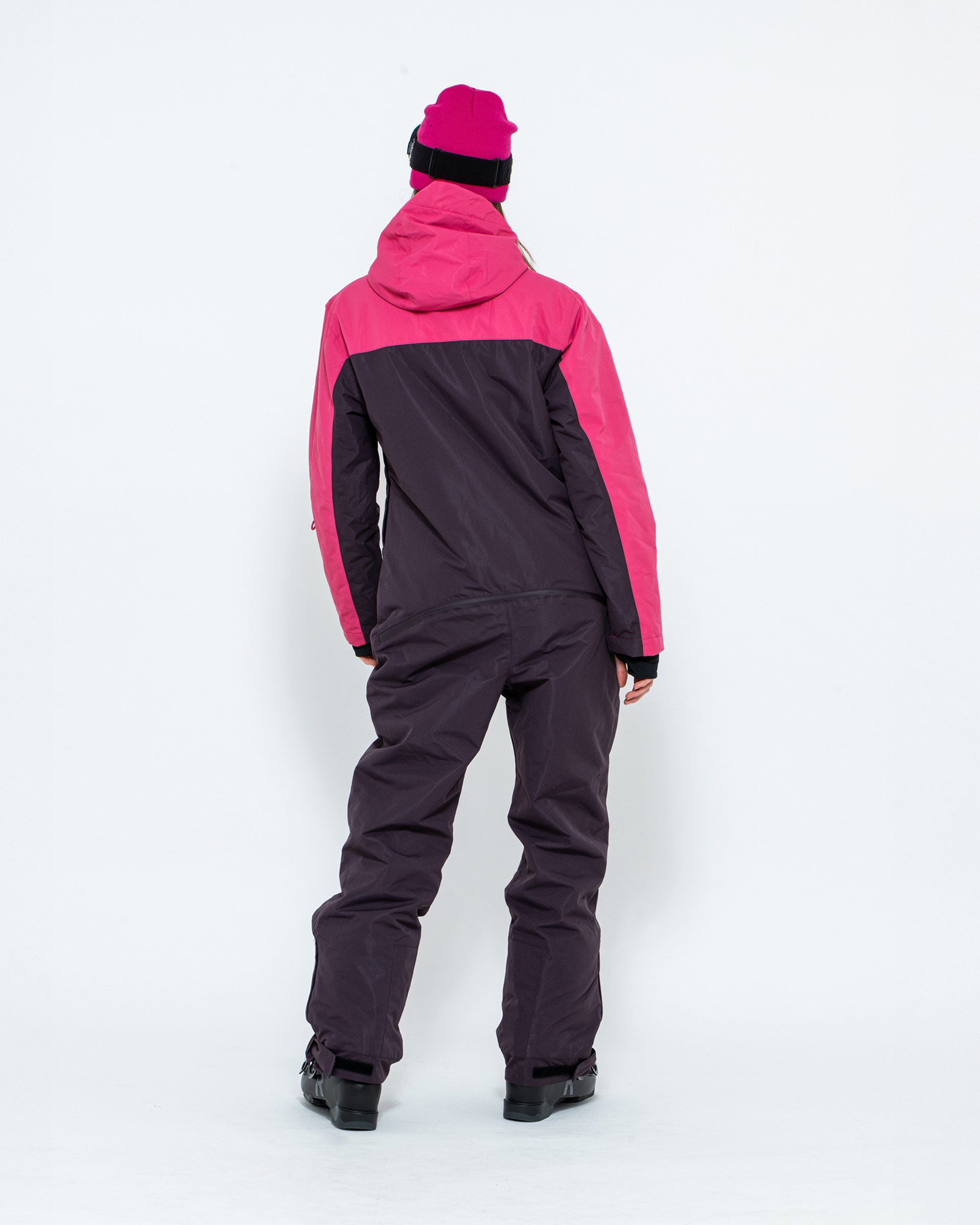 O'NEILL スキーウェア Mサイズ 黒/ピンク Women's Alpine One Piece Snow Suit - Cherry & Raspberry